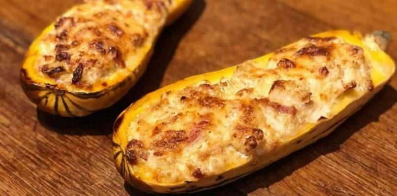 Patidou ou délicata farcies aux pommes et à la rhubarbe